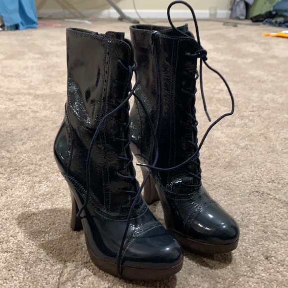 SOLD….Patent leather short boot - Picture 2 of 2